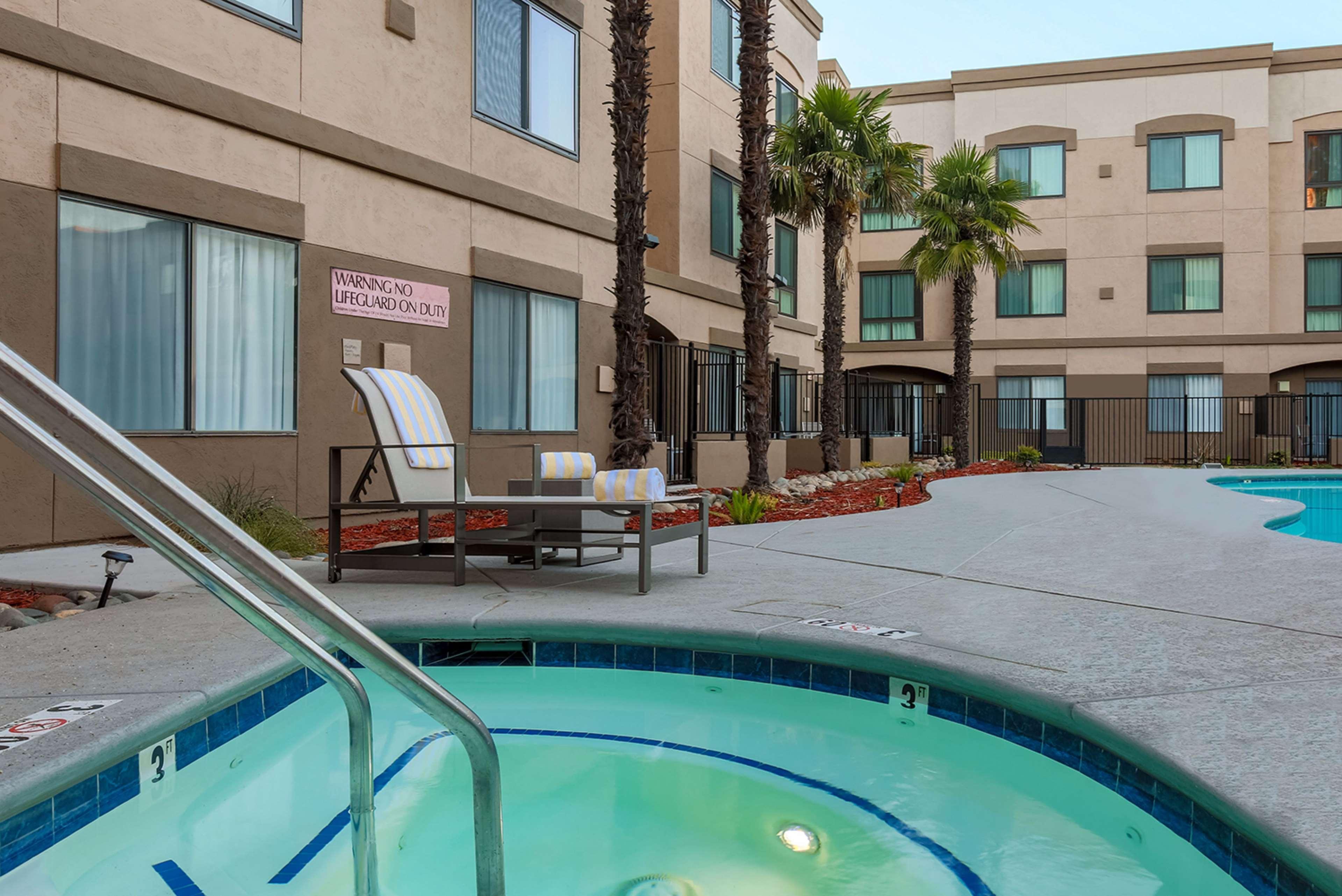 Doubletree Suites By Hilton Hotel Sacramento - Rancho Cordova Exterior photo