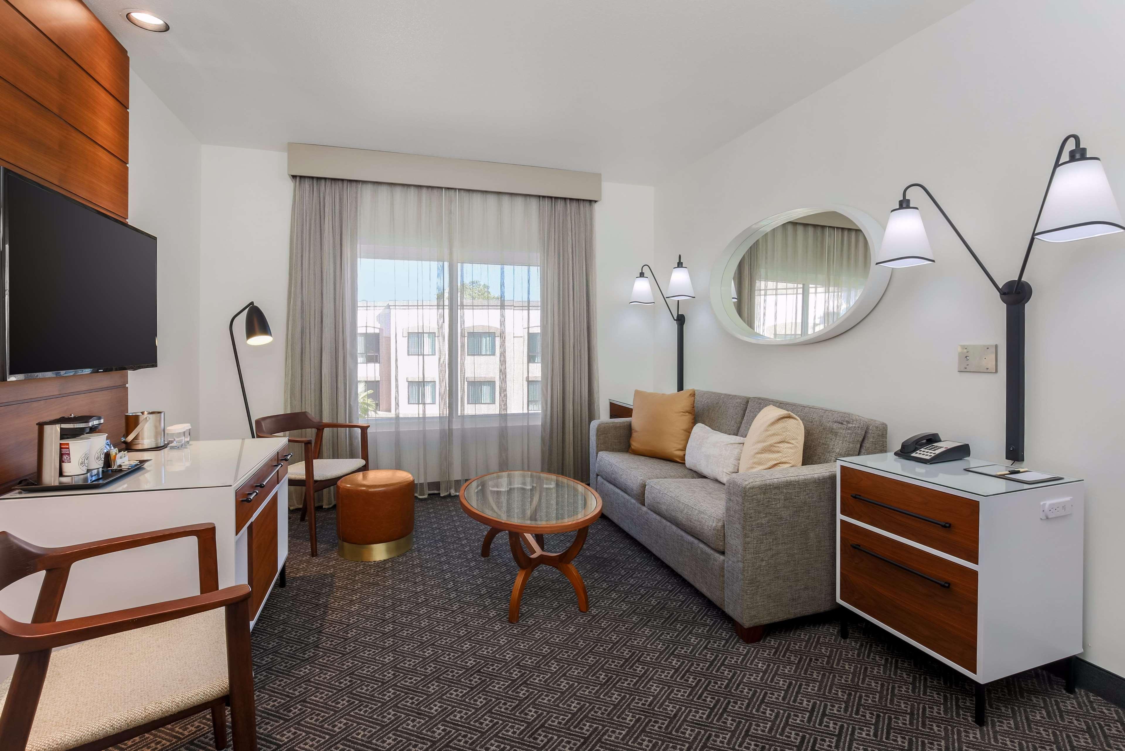 Doubletree Suites By Hilton Hotel Sacramento - Rancho Cordova Exterior photo