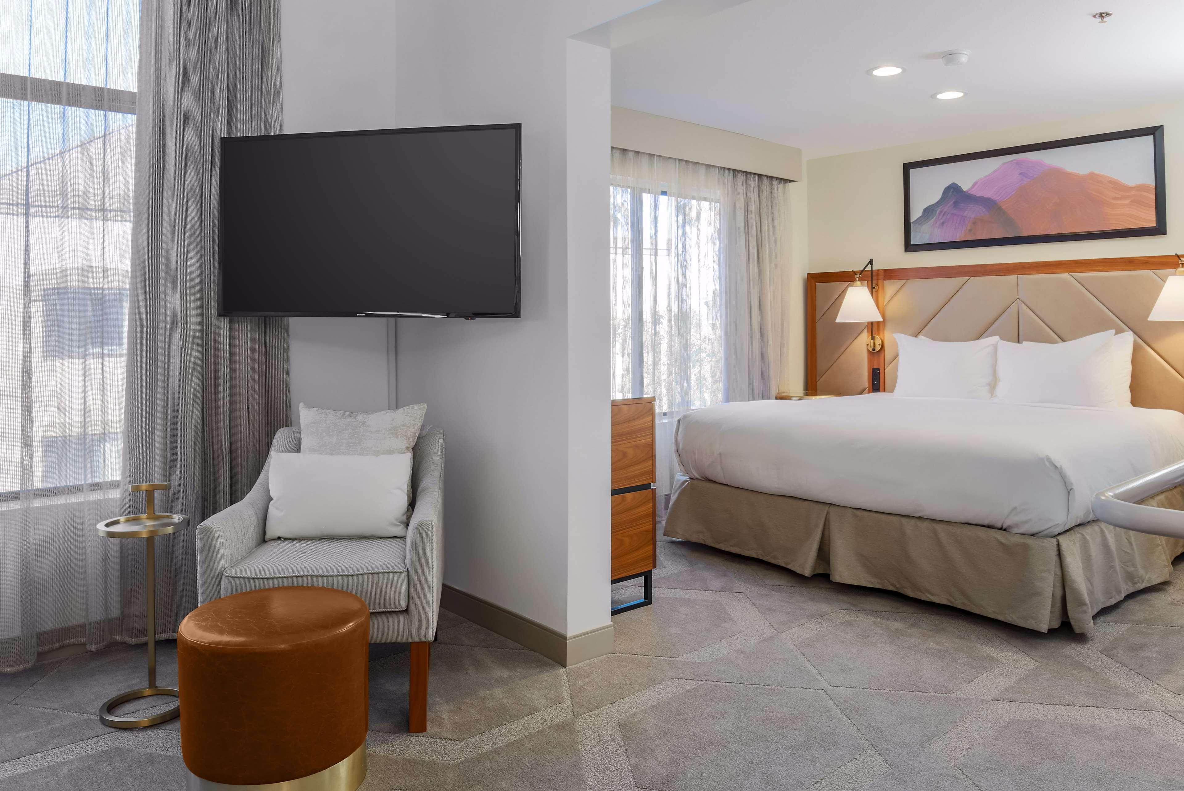 Doubletree Suites By Hilton Hotel Sacramento - Rancho Cordova Exterior photo
